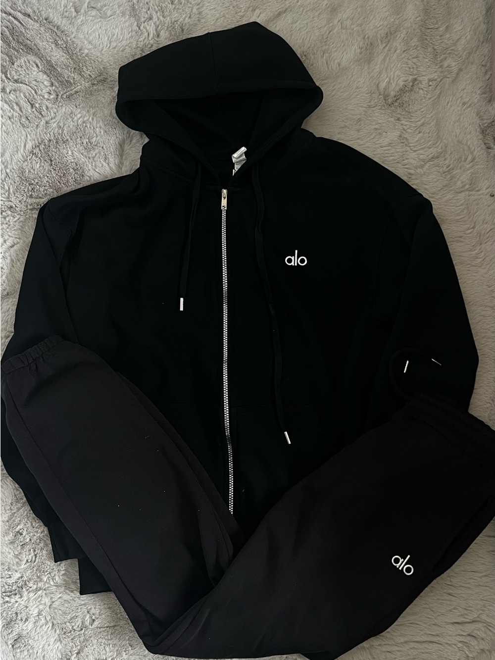 ALO Yoga Black Full-Zip Hoodie & Joggers Set